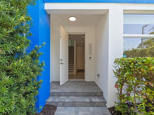 1208 Lake Avenue, West Palm Beach FL 33401