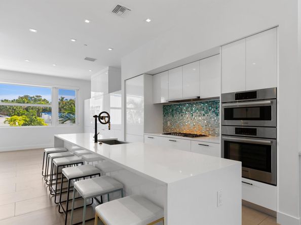 1208 Lake Avenue, West Palm Beach FL 33401