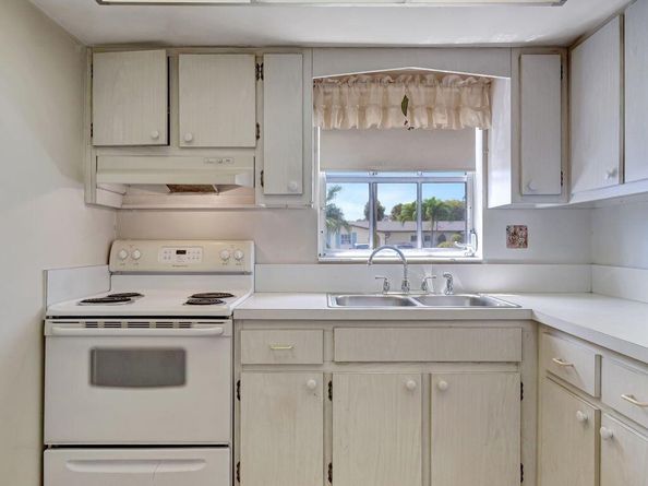 2966 Ashley Drive E I, West Palm Beach FL 33415