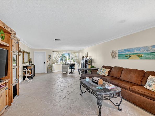 2630 SW 5th Street, Boynton Beach FL 33435