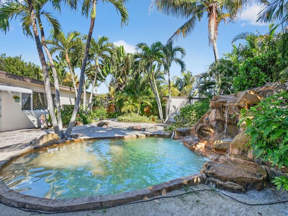 2630 SW 5th Street, Boynton Beach FL 33435