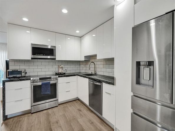 4200 Hillcrest Dr 717, Hollywood FL 33021