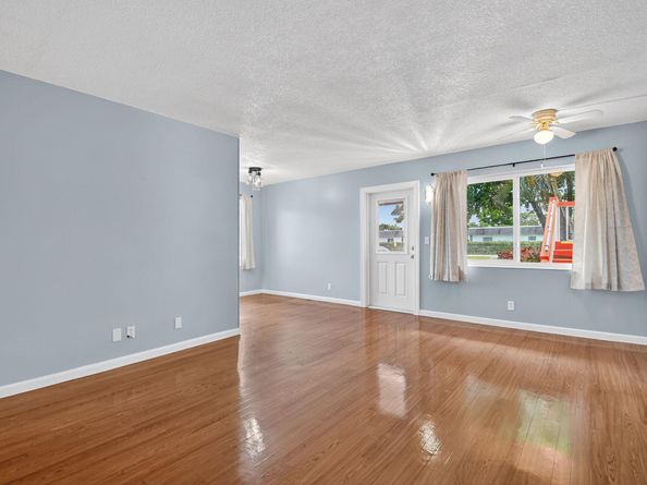 331 Sheffield N, West Palm Beach FL 33417