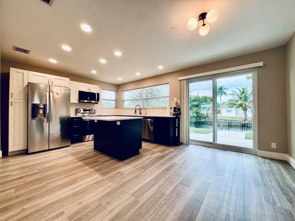 1871 NW 31st Ct, Fort Lauderdale FL 33309