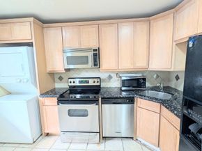 860 SE 6th Avenue 205, Deerfield Beach FL 33441