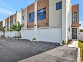 4208 NE 7th Ter 8, Oakland Park FL 33334