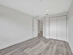 4208 NE 7th Ter 8, Oakland Park FL 33334