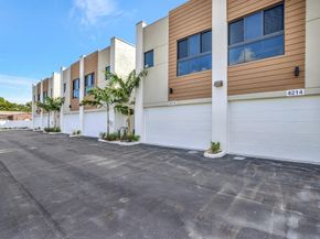 4208 NE 7th Ter 8, Oakland Park FL 33334