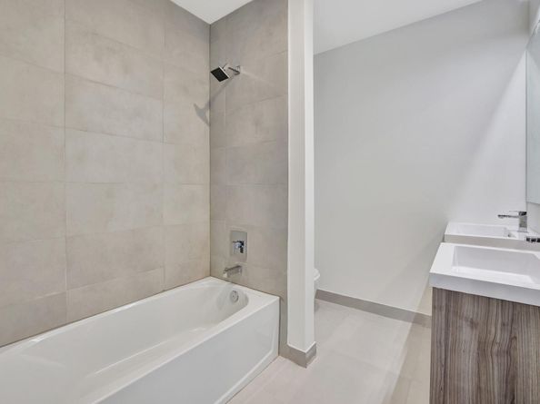 4208 NE 7th Ter 8, Oakland Park FL 33334