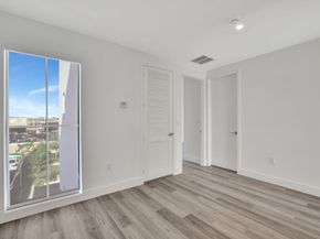 4208 NE 7th Ter 8, Oakland Park FL 33334