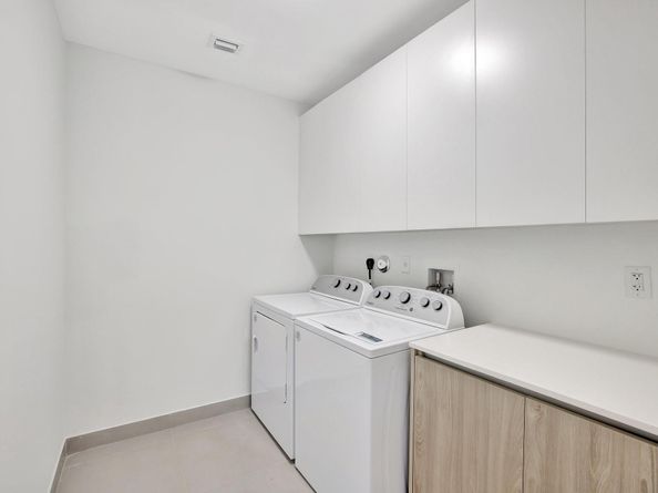 4208 NE 7th Ter 8, Oakland Park FL 33334