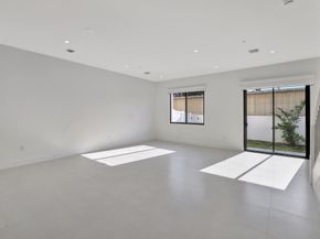 4208 NE 7th Ter 8, Oakland Park FL 33334