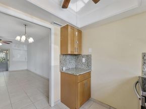 5243 Cresthaven Boulevard F, West Palm Beach FL 33415