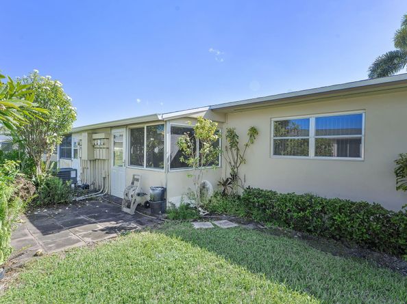 5243 Cresthaven Boulevard F, West Palm Beach FL 33415