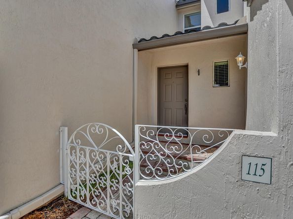 1900 Oceanwalk Ln 115, Pompano Beach FL 33062
