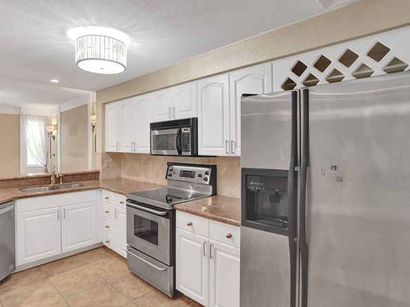 1900 Oceanwalk Ln 115, Pompano Beach FL 33062