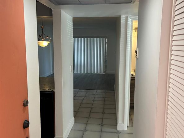 871 NE 207th Ter 102, Miami FL 33179