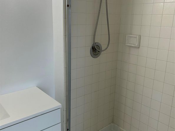 871 NE 207th Ter 102, Miami FL 33179