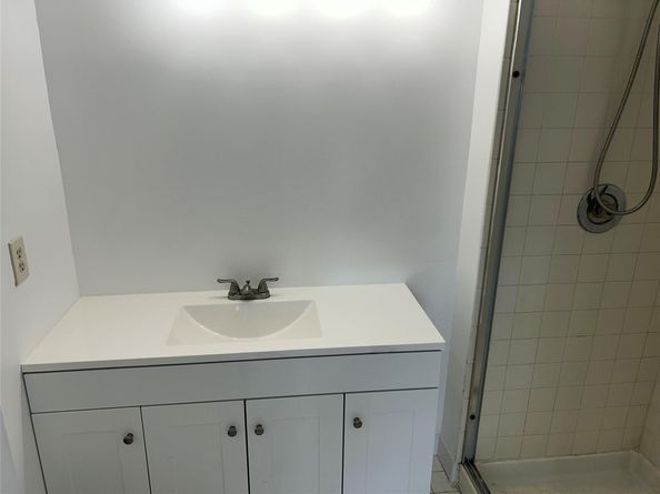 871 NE 207th Ter 102, Miami FL 33179