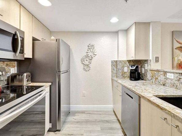 1801 N Flagler Drive 211, West Palm Beach FL 33407