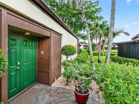 21693 Arriba Real 24B, Boca Raton FL 33433