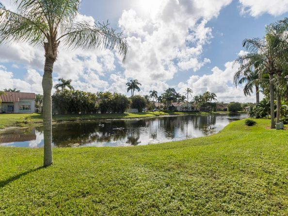 524 Water Pt, Weston FL 33326