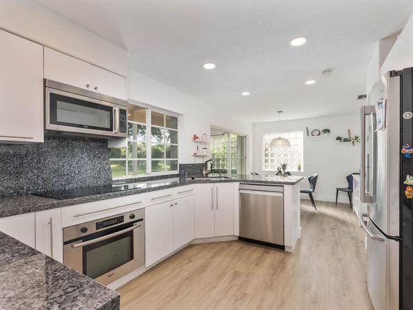 524 Water Pt, Weston FL 33326