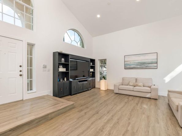 524 Water Pt, Weston FL 33326