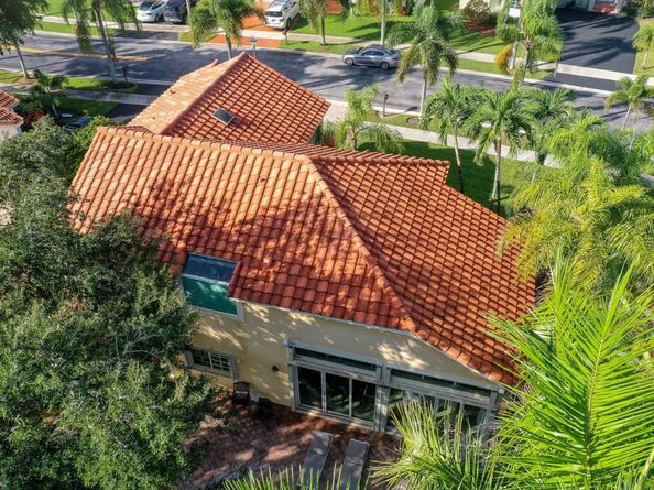 524 Water Pt, Weston FL 33326