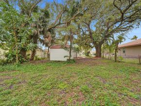 5025 SW 22nd St, Hollywood FL 33023