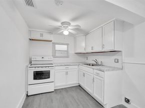 5025 SW 22nd St, Hollywood FL 33023