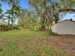 5025 SW 22nd St, Hollywood FL 33023