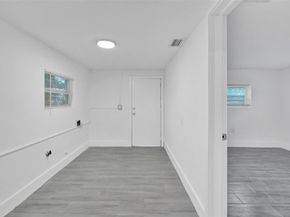 5025 SW 22nd St, Hollywood FL 33023