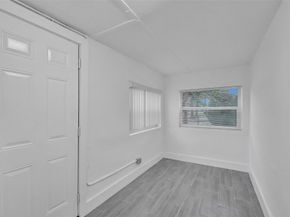 5025 SW 22nd St, Hollywood FL 33023