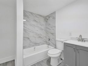 5025 SW 22nd St, Hollywood FL 33023