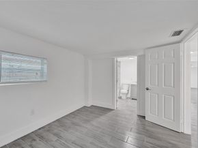 5025 SW 22nd St, Hollywood FL 33023