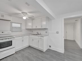 5025 SW 22nd St, Hollywood FL 33023