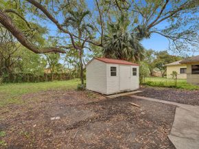 5025 SW 22nd St, Hollywood FL 33023