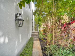 3000 NE 8th Ter B5, Oakland Park FL 33334