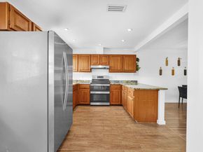 3000 NE 8th Ter B5, Oakland Park FL 33334
