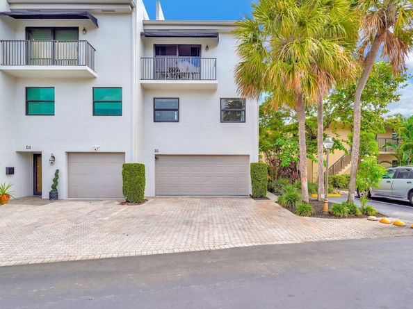 3000 NE 8th Ter B5, Oakland Park FL 33334