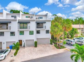 3000 NE 8th Ter B5, Oakland Park FL 33334