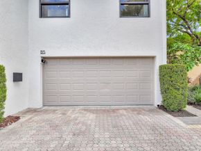 3000 NE 8th Ter B5, Oakland Park FL 33334