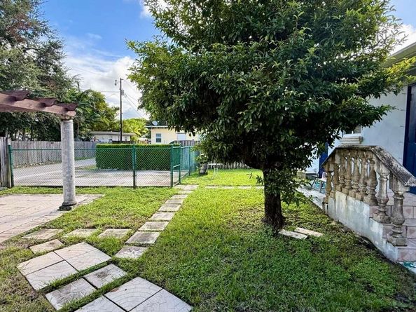 1935 Fletcher St A & B, Hollywood FL 33020