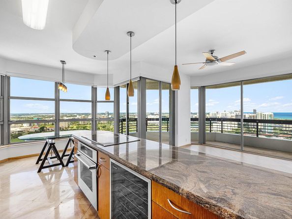 3500 Mystic Pointe Drive Ph4, Aventura FL 33180