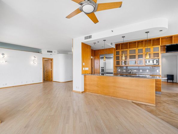 3500 Mystic Pointe Drive Ph4, Aventura FL 33180