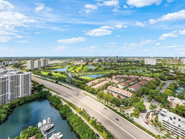 3500 Mystic Pointe Drive Ph4, Aventura FL 33180