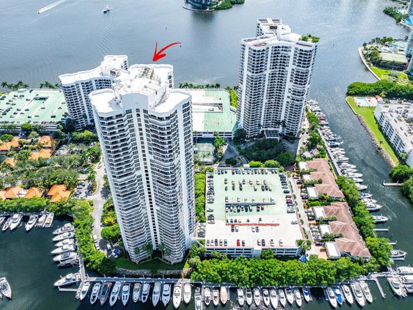 3500 Mystic Pointe Drive Ph4, Aventura FL 33180
