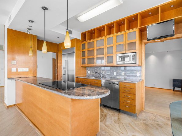3500 Mystic Pointe Drive Ph4, Aventura FL 33180