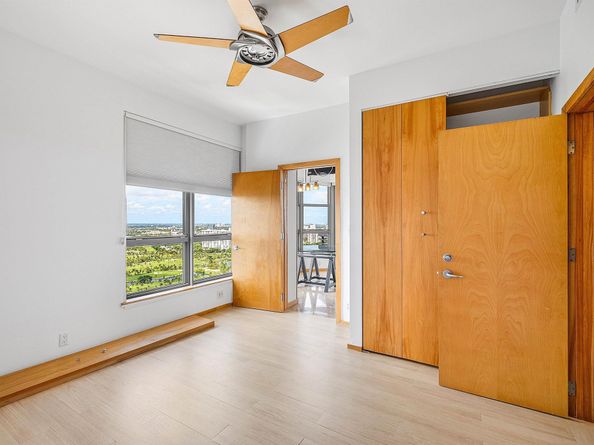 3500 Mystic Pointe Drive Ph4, Aventura FL 33180